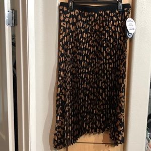 Pleated Pattern Skirt